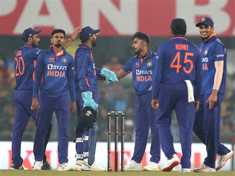India vs Sri Lanka, 1st ODI Highlights: Dasun Shanaka  .